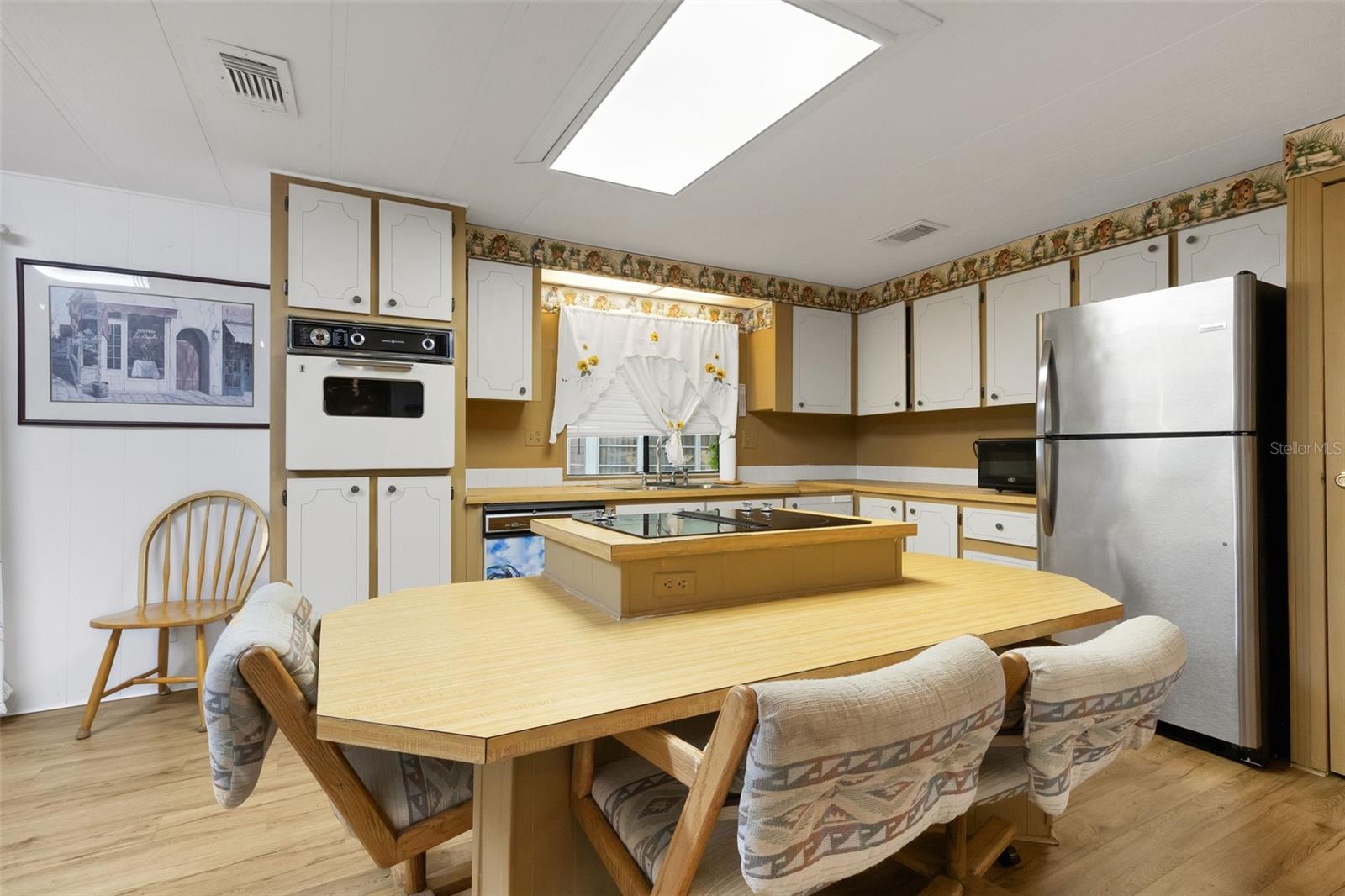1610 REYNOLDS RD #375