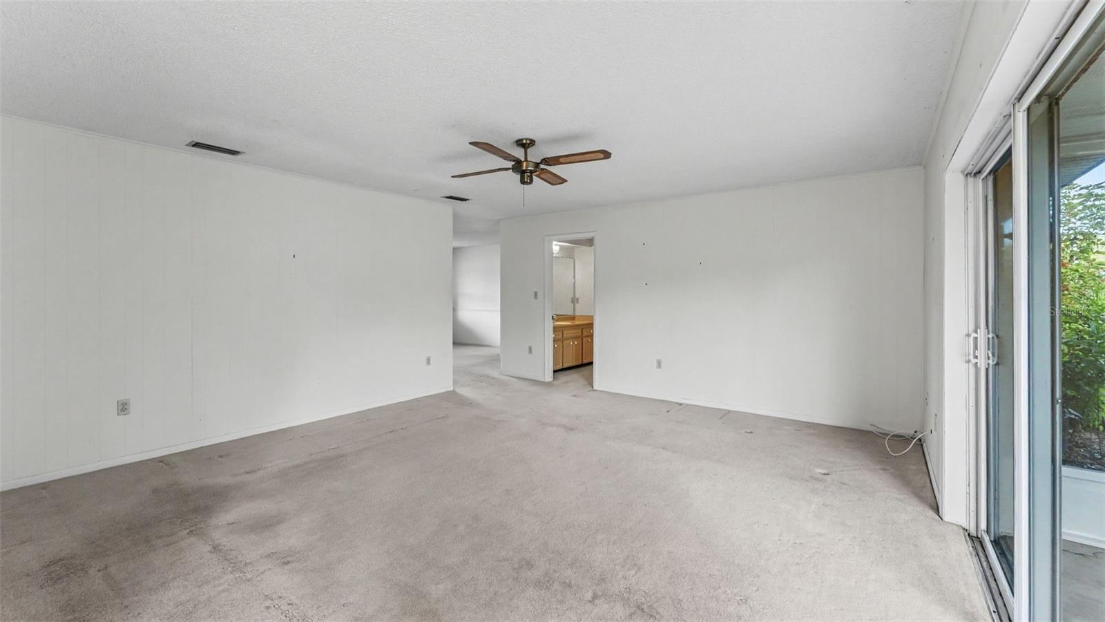 1050 BEARCREEK DR