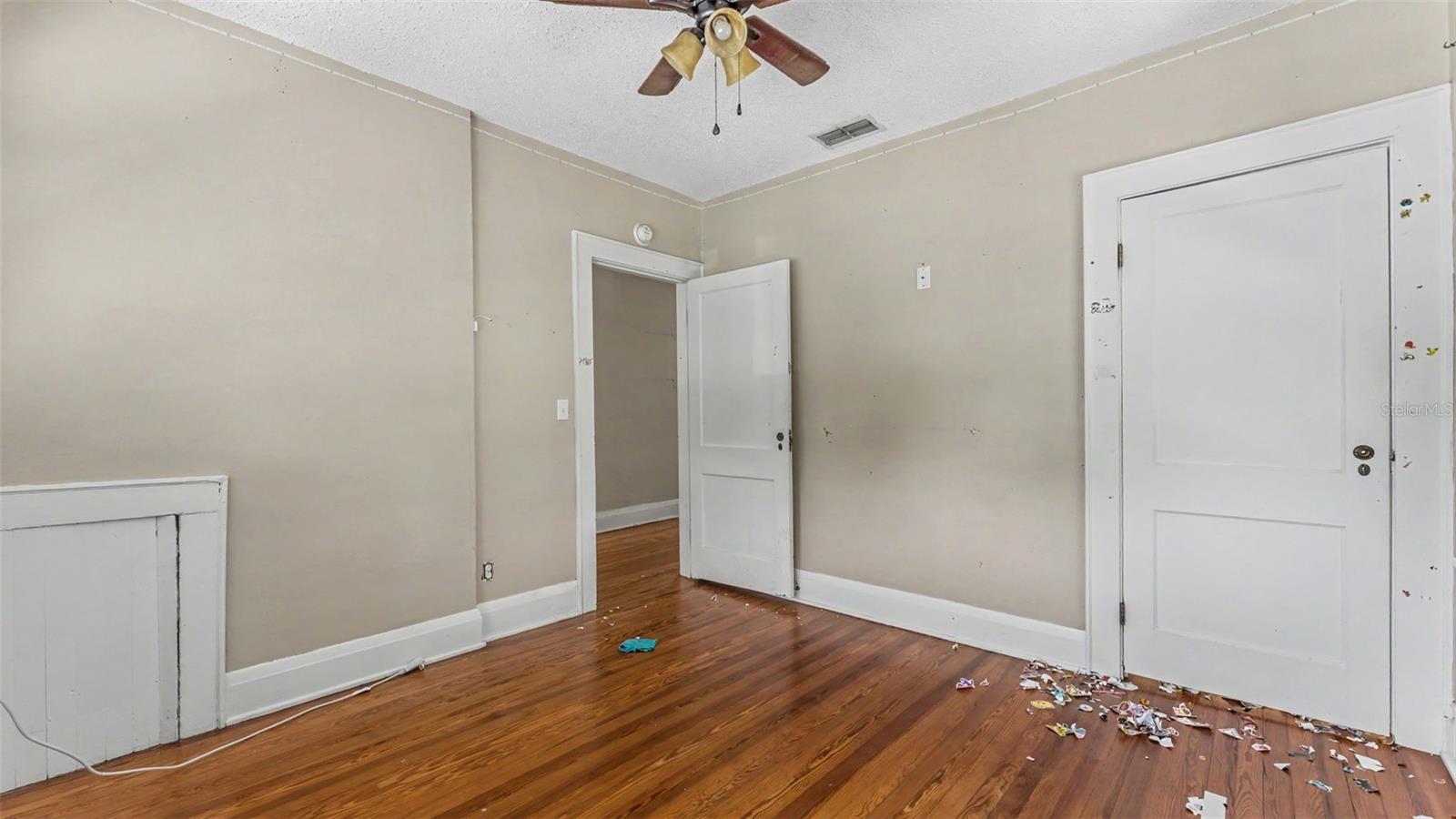 2406 FAIRMOUNT AVE