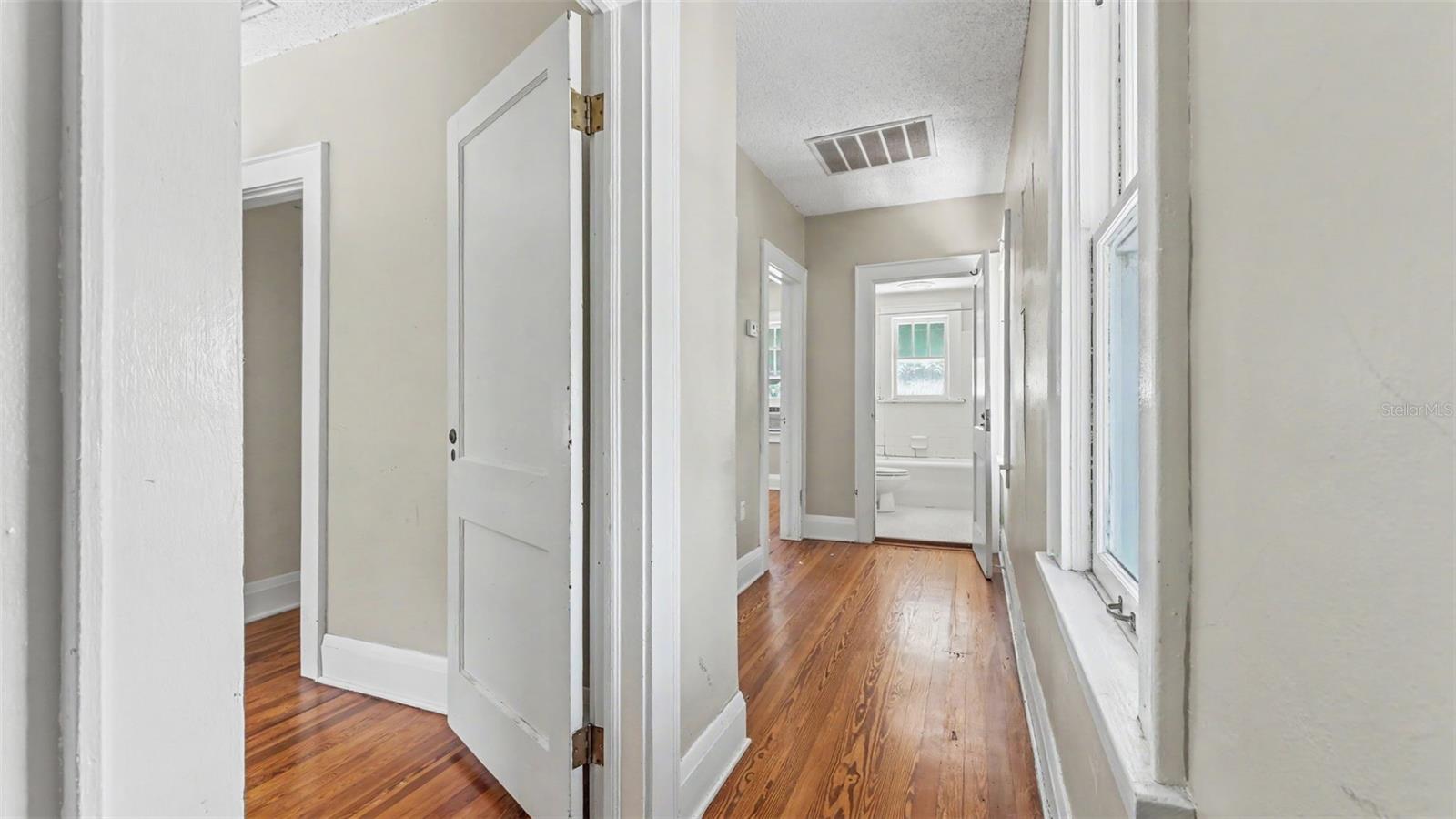 2406 FAIRMOUNT AVE