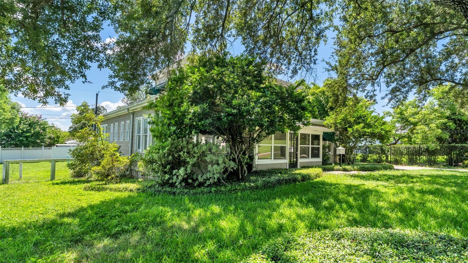 2406 FAIRMOUNT AVE