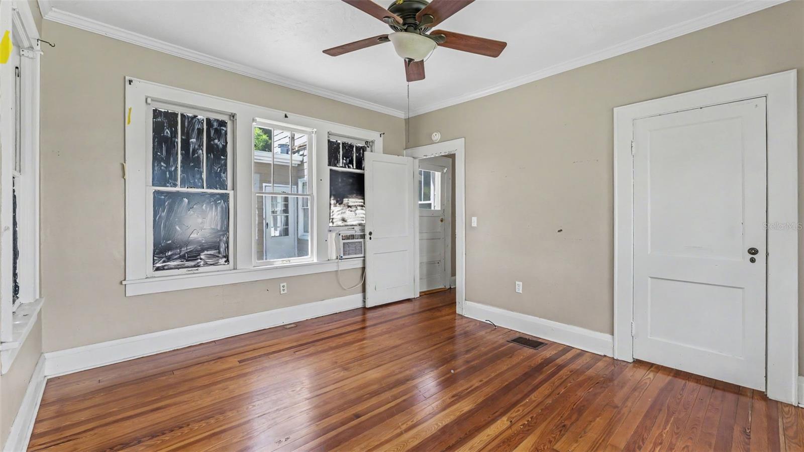 2406 FAIRMOUNT AVE