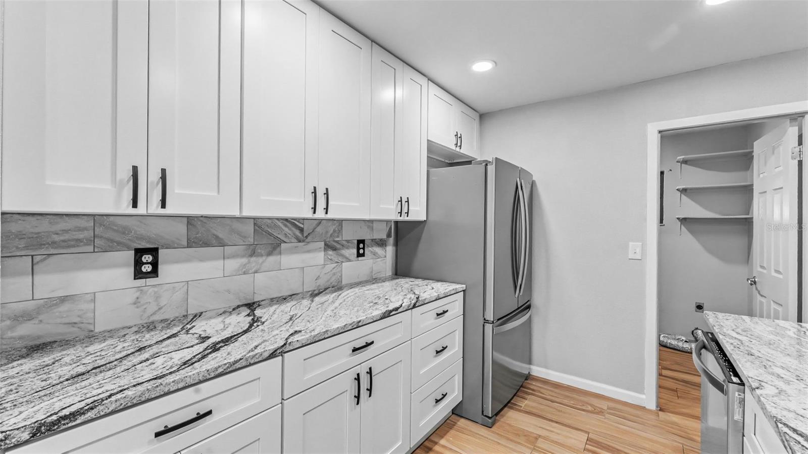 1930 HIGH GLEN CT S