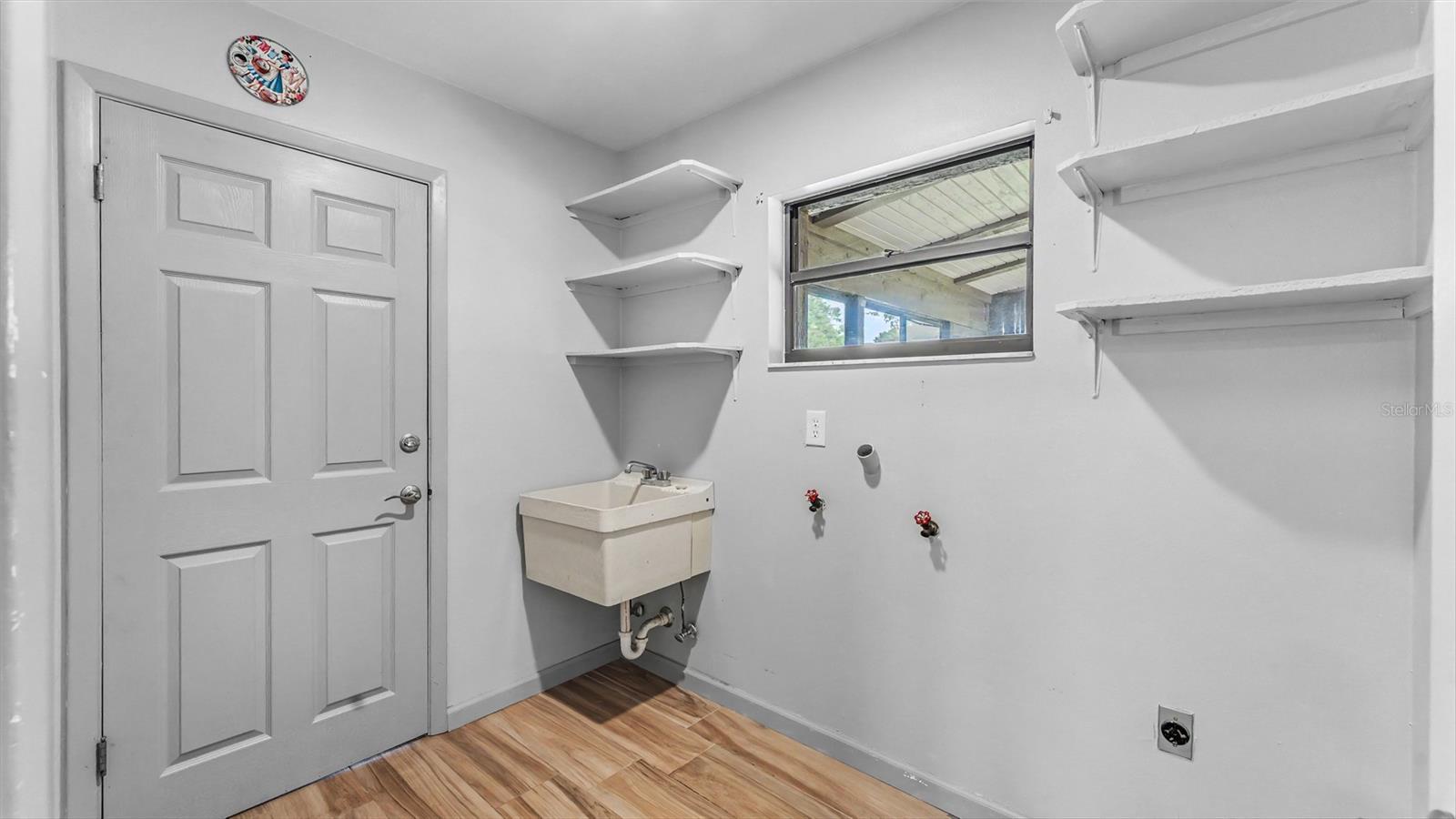 1930 HIGH GLEN CT S