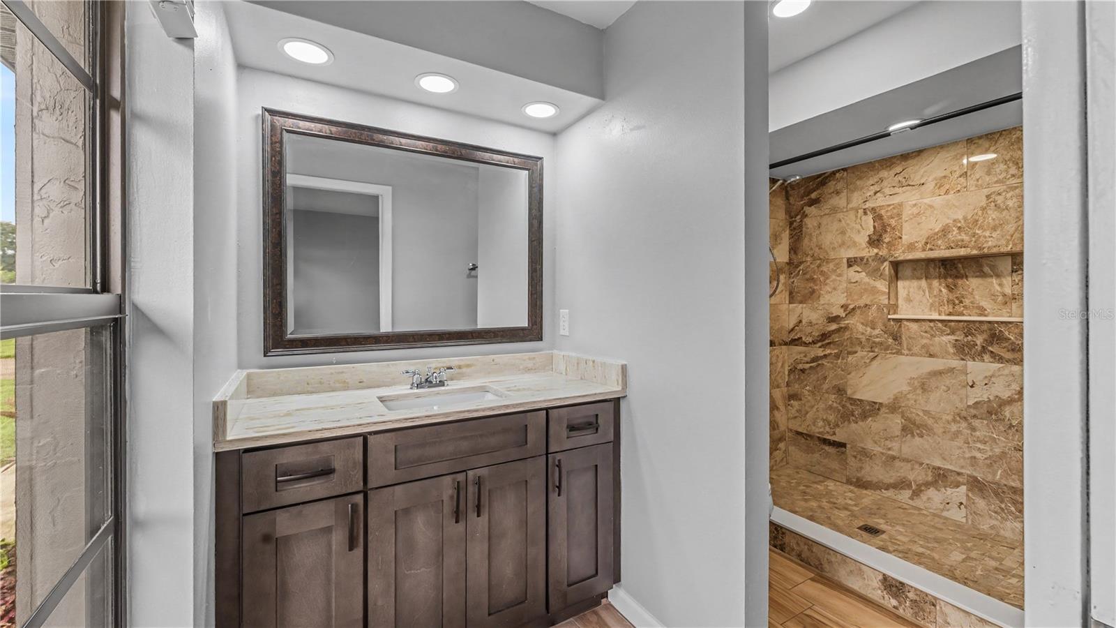 1930 HIGH GLEN CT S