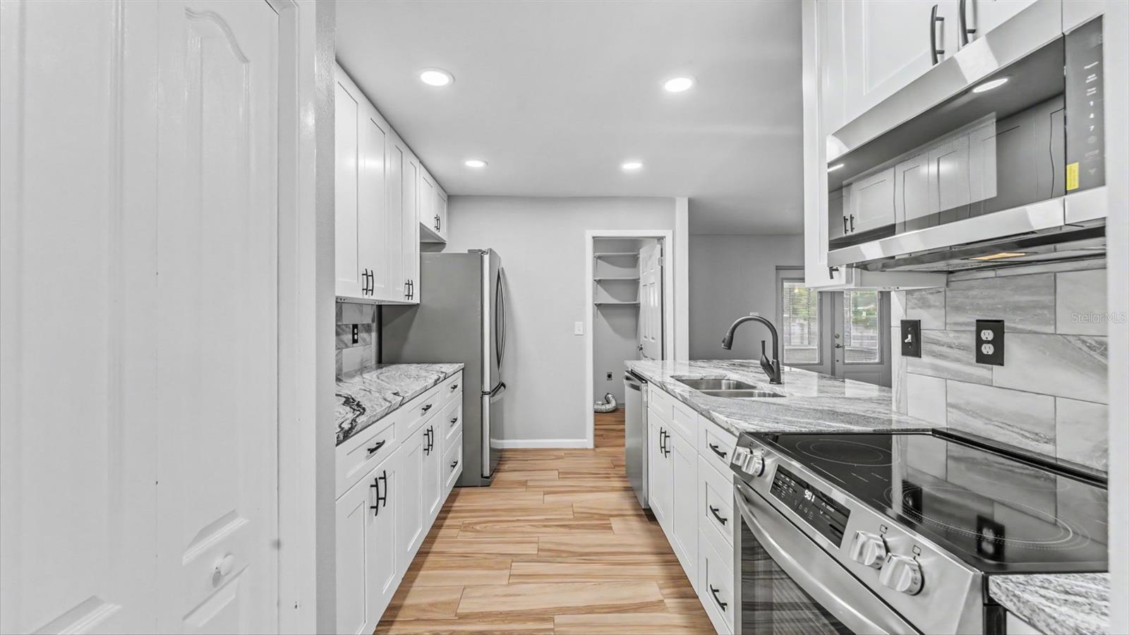 1930 HIGH GLEN CT S