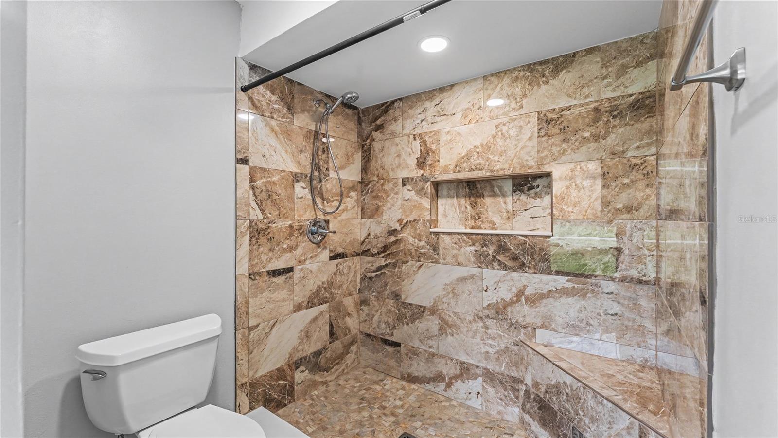 1930 HIGH GLEN CT S