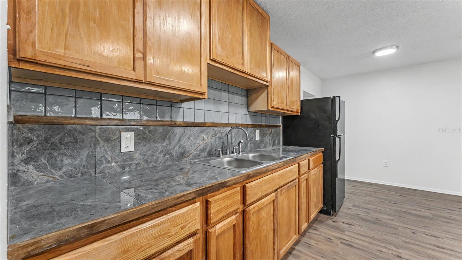 5039 LAYTON LN
