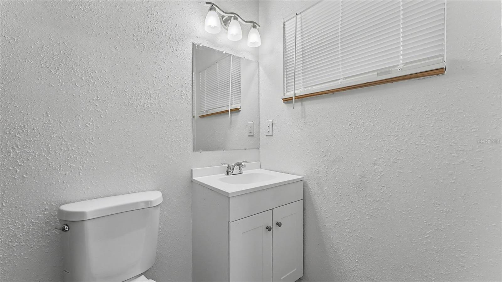 5039 LAYTON LN