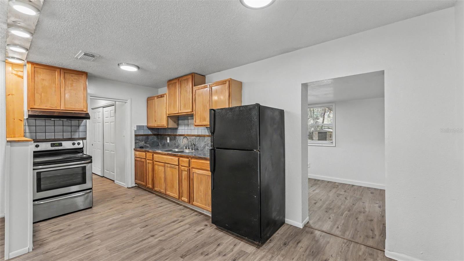5039 LAYTON LN