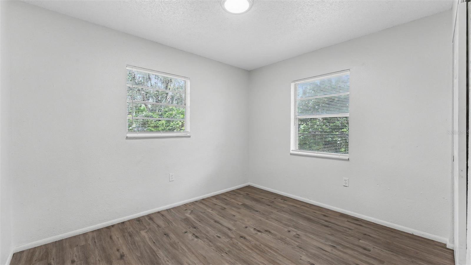 5039 LAYTON LN