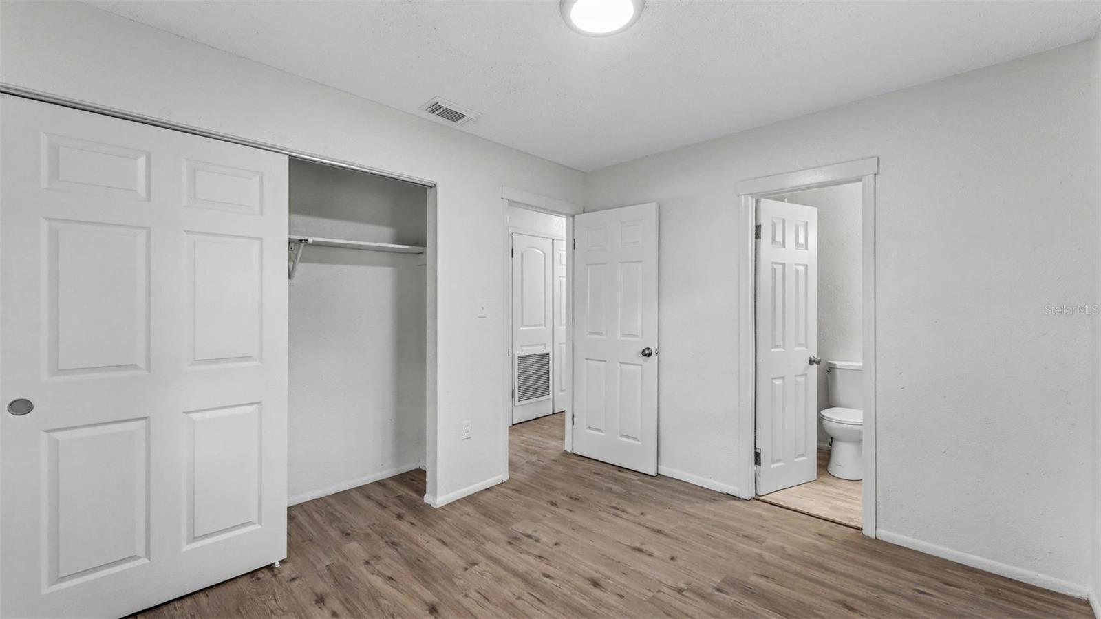 5039 LAYTON LN
