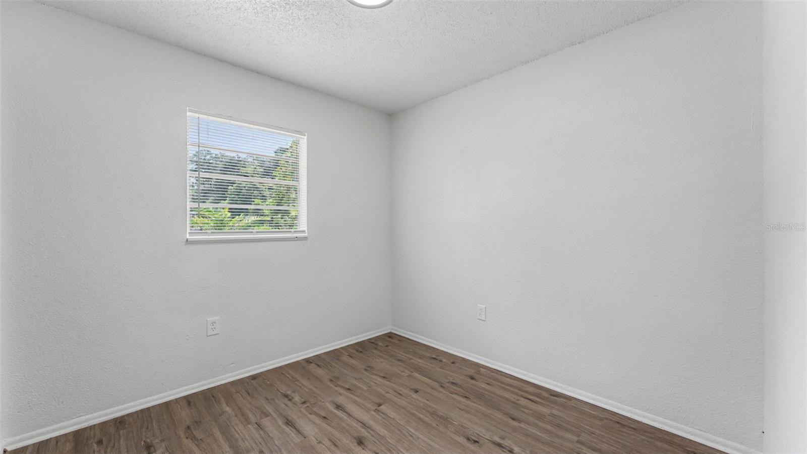 5039 LAYTON LN