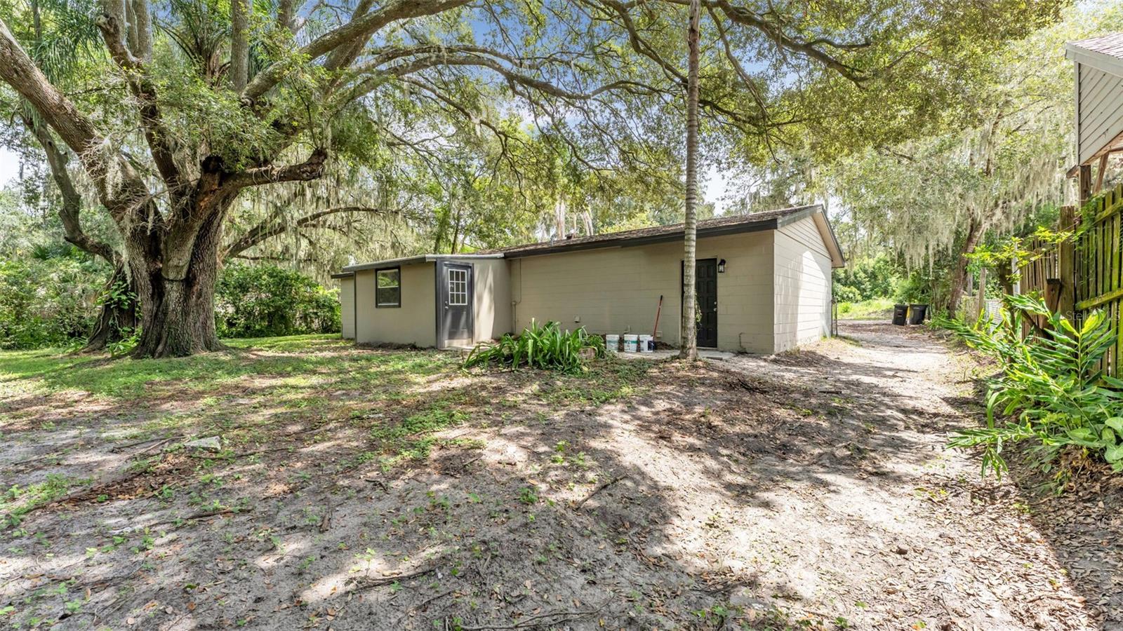 5039 LAYTON LN