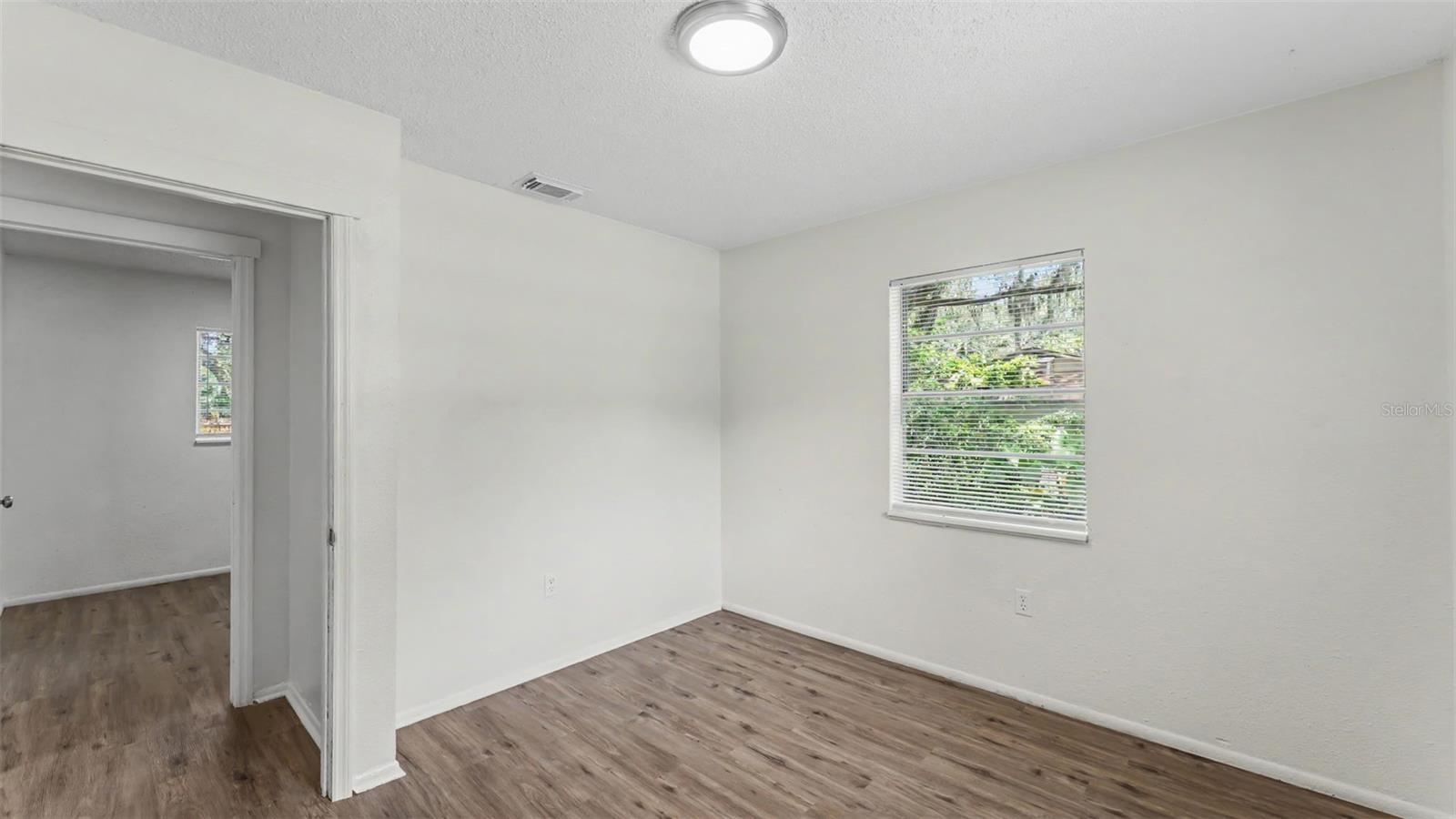 5039 LAYTON LN