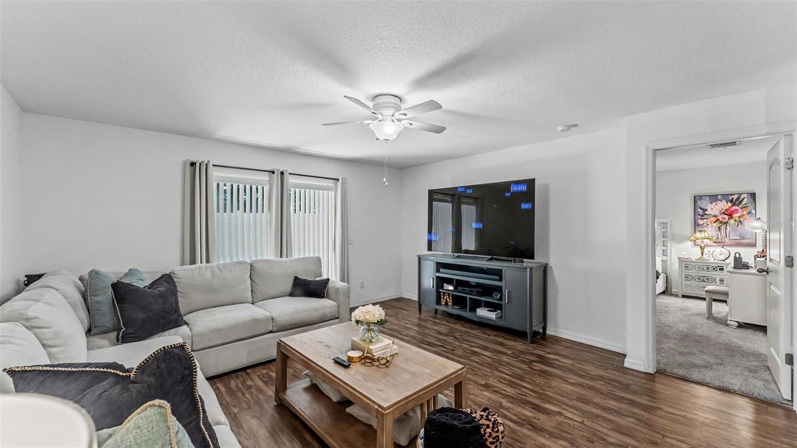 6270 MANITOBA DR