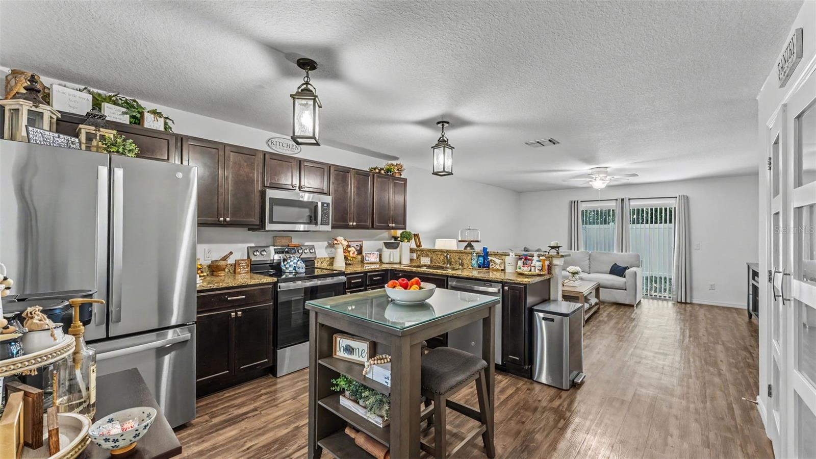 6270 MANITOBA DR