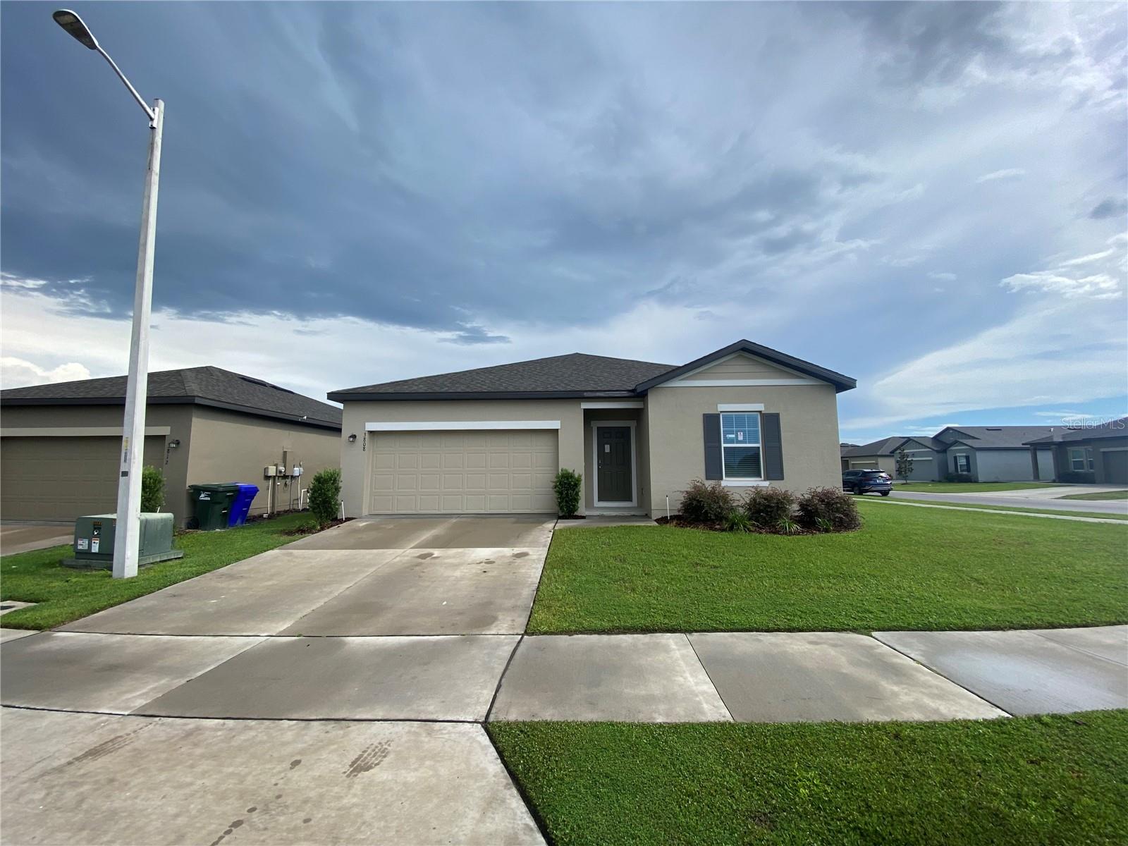 3808 SPRUCE CREEK DR