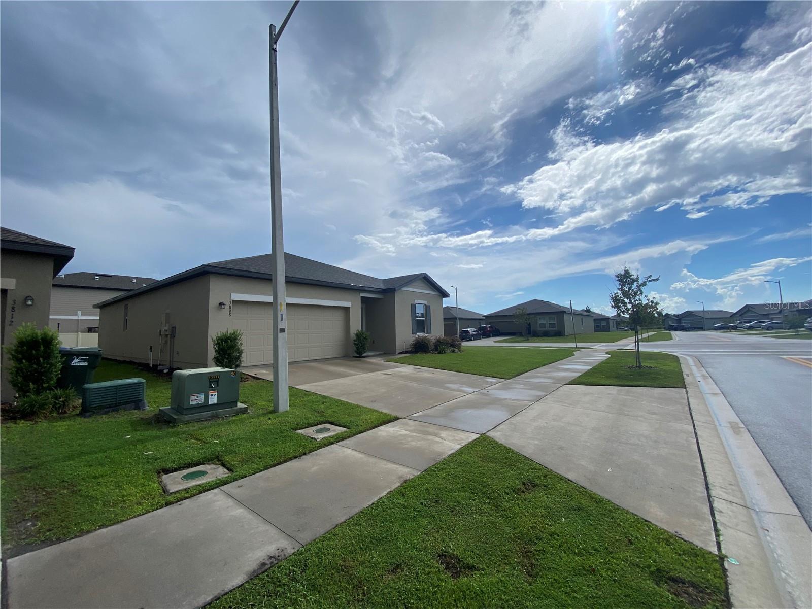 3808 SPRUCE CREEK DR