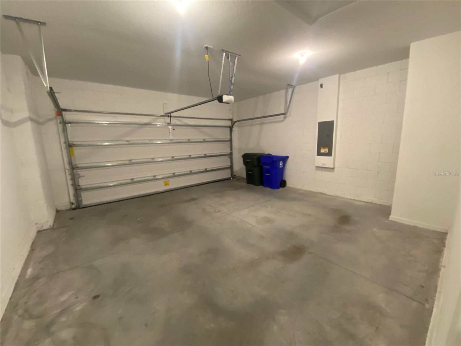 3808 SPRUCE CREEK DR