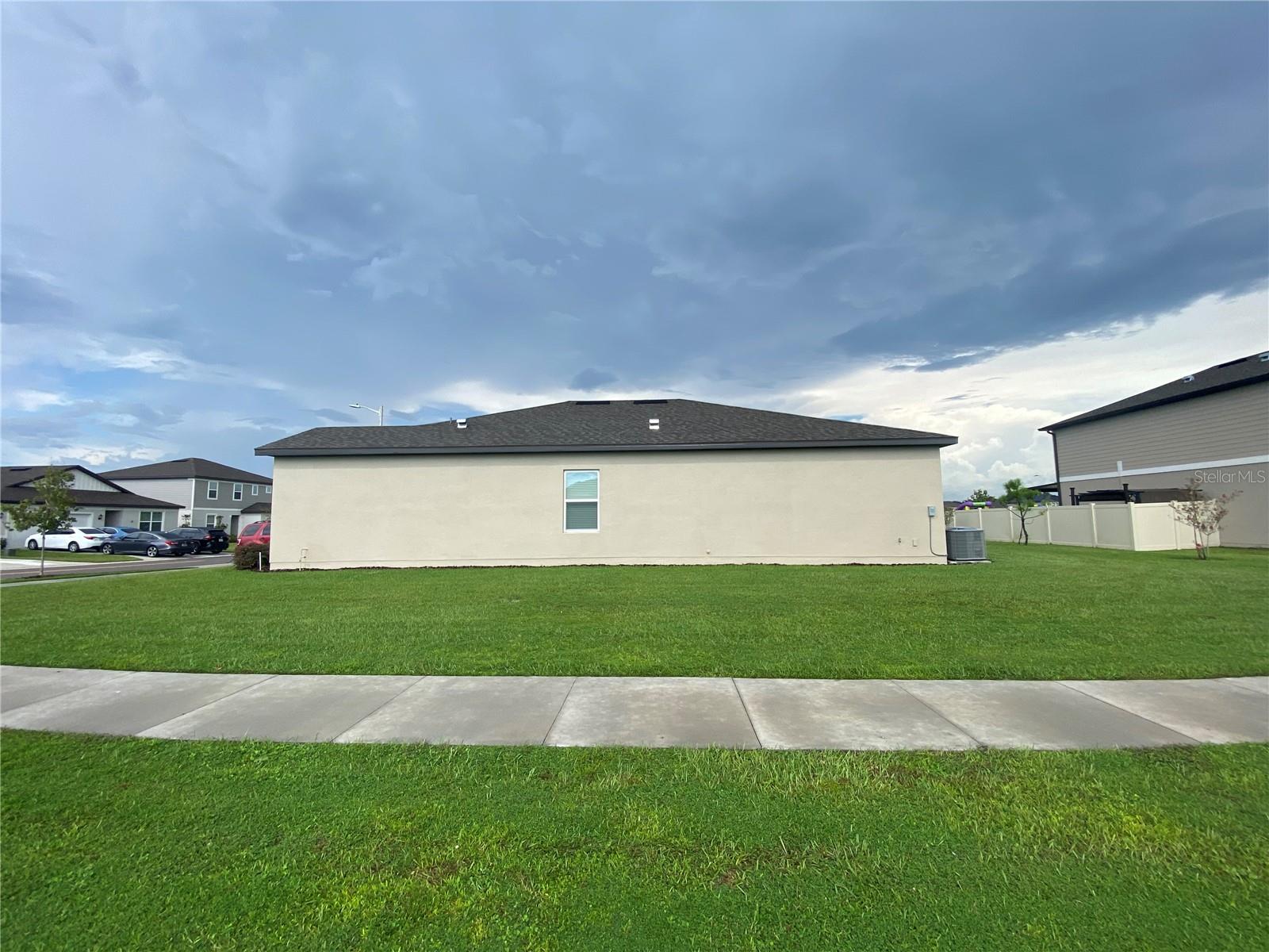 3808 SPRUCE CREEK DR