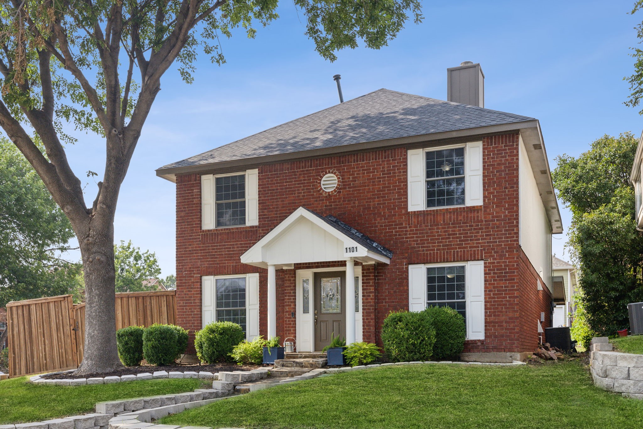 1101 Holly Drive