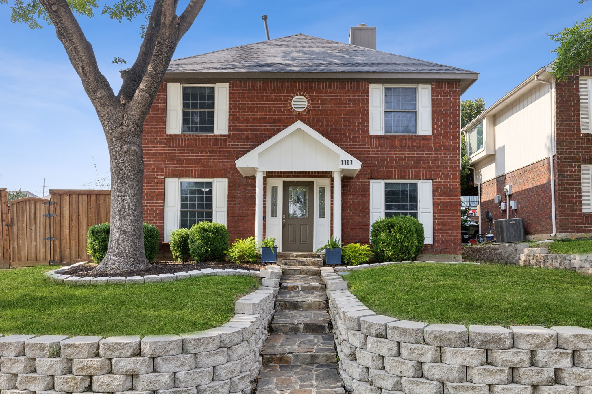 1101 Holly Drive