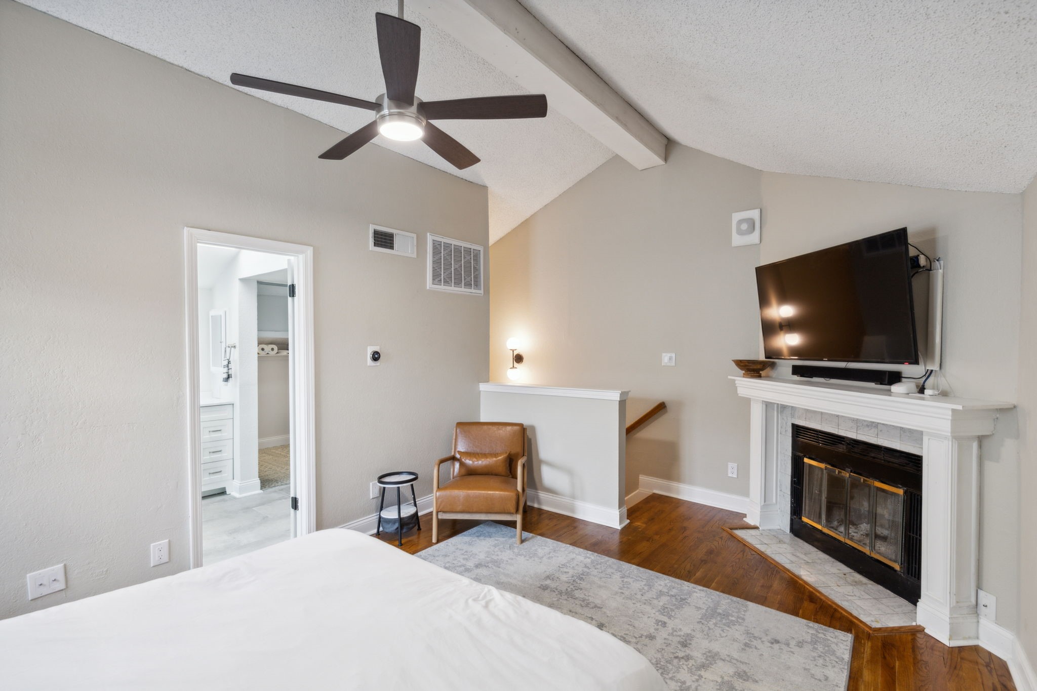 5590 Spring Valley Road F201