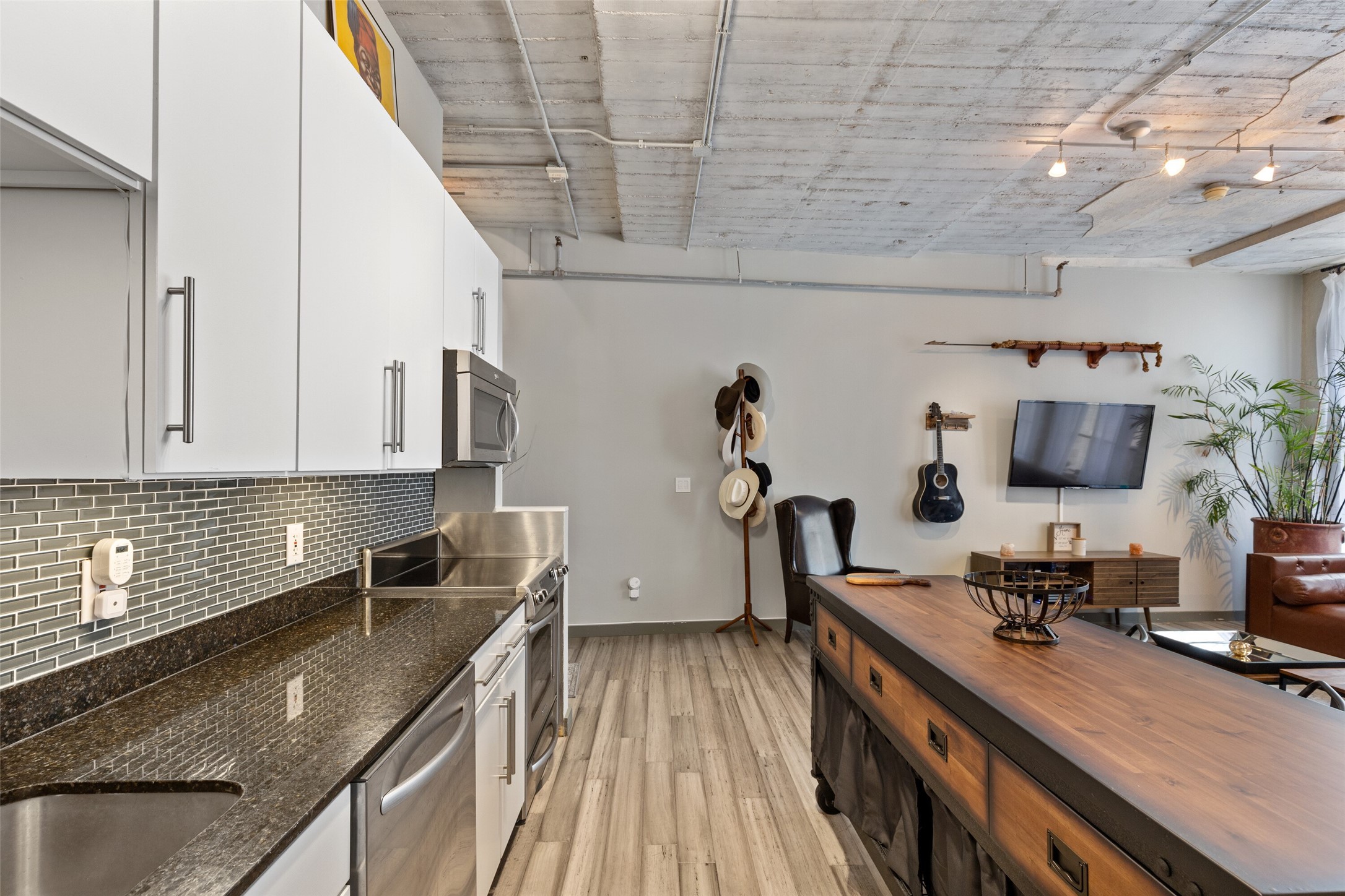 1122 Jackson Street 615