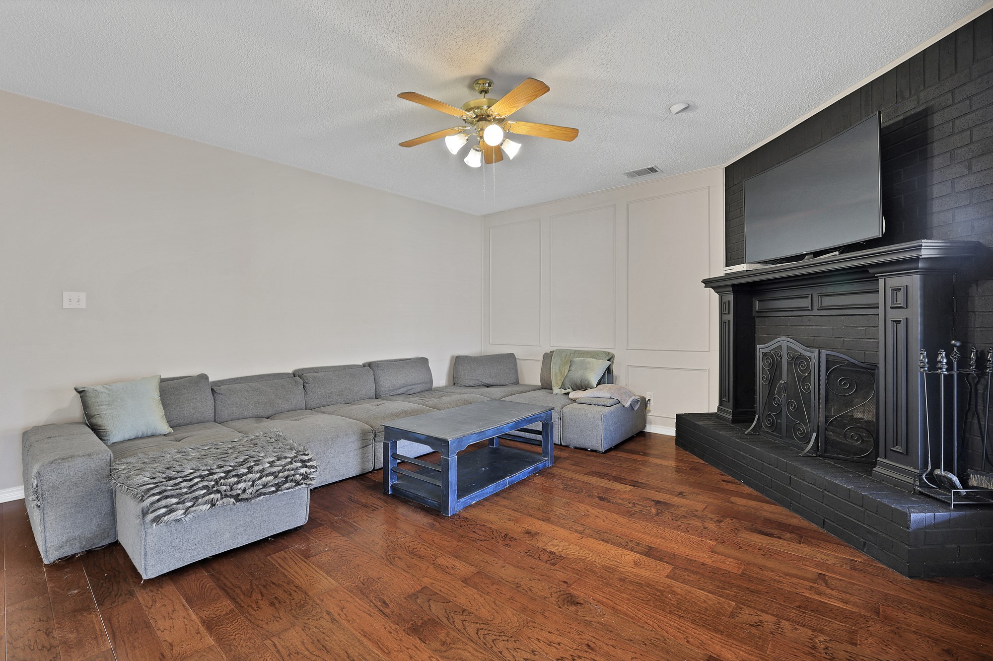 215 Tanglewood Drive
