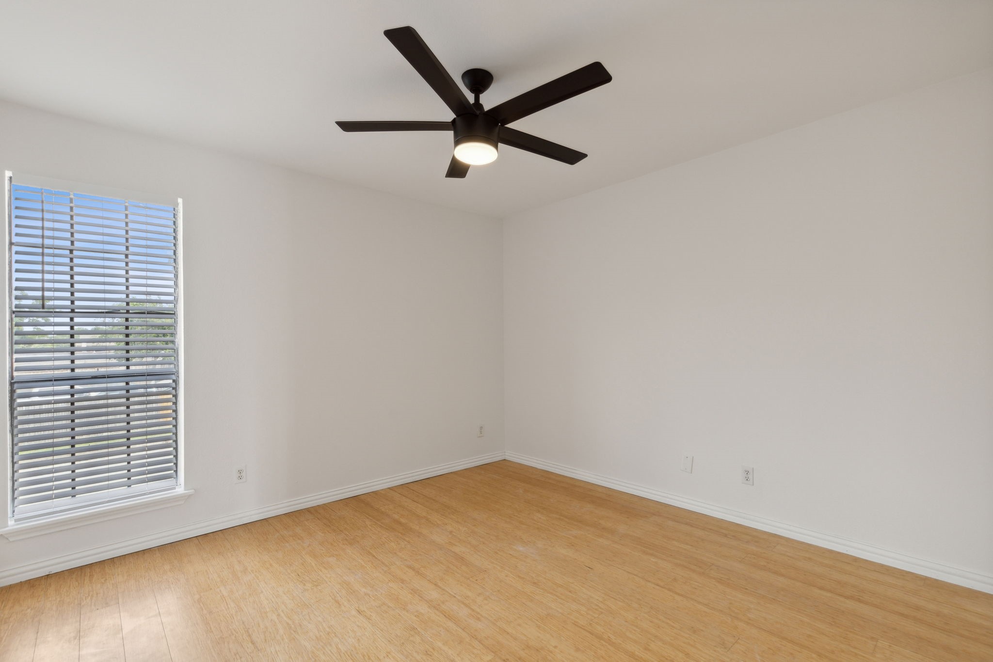 7621 Mccallum Boulevard 215