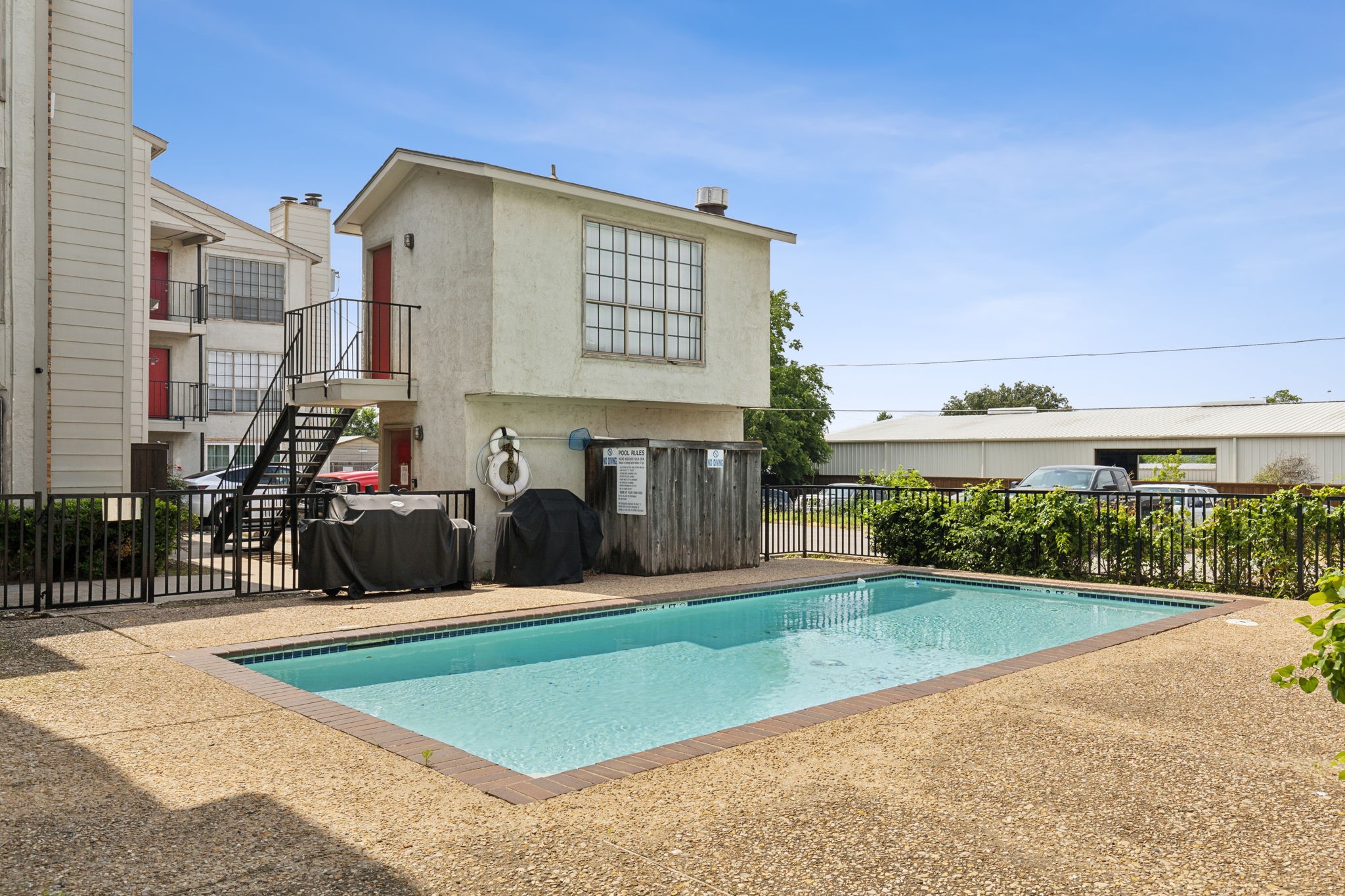 7621 Mccallum Boulevard 215