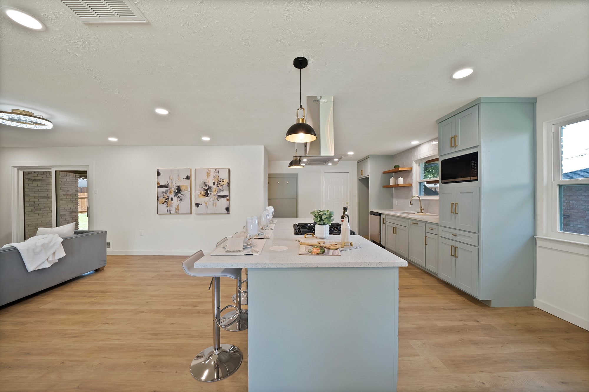 5706 Hillcroft Street