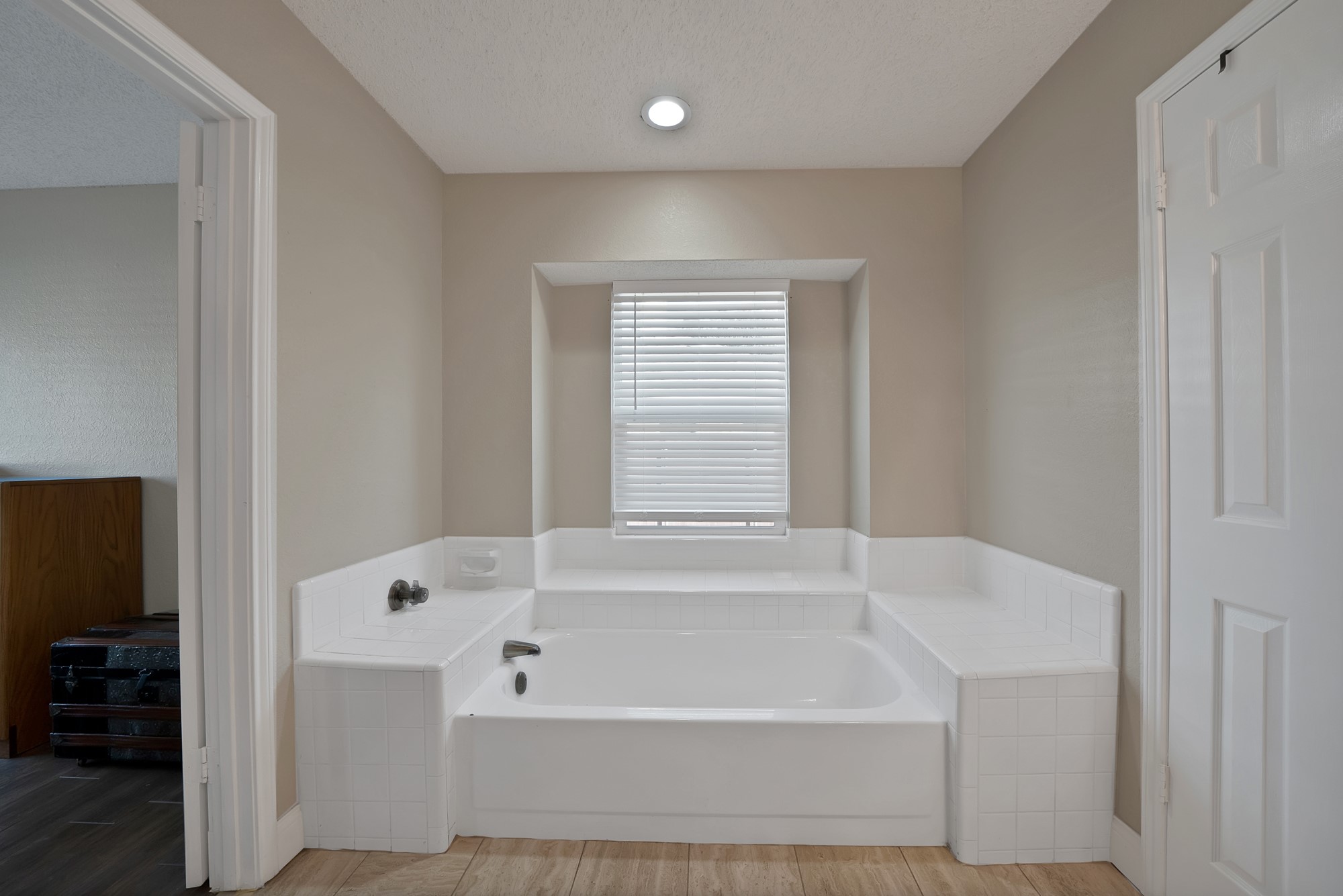 7113 Lo Chalmers Lane