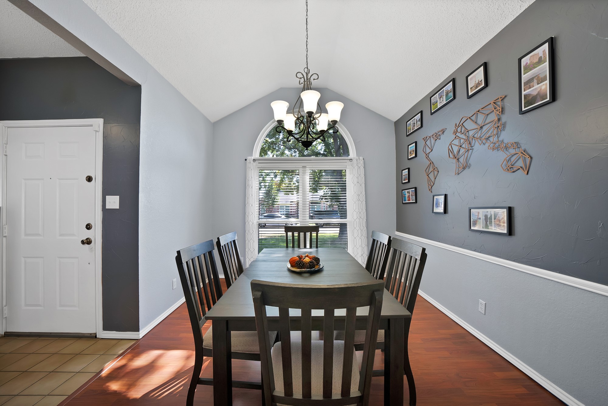 7113 Lo Chalmers Lane