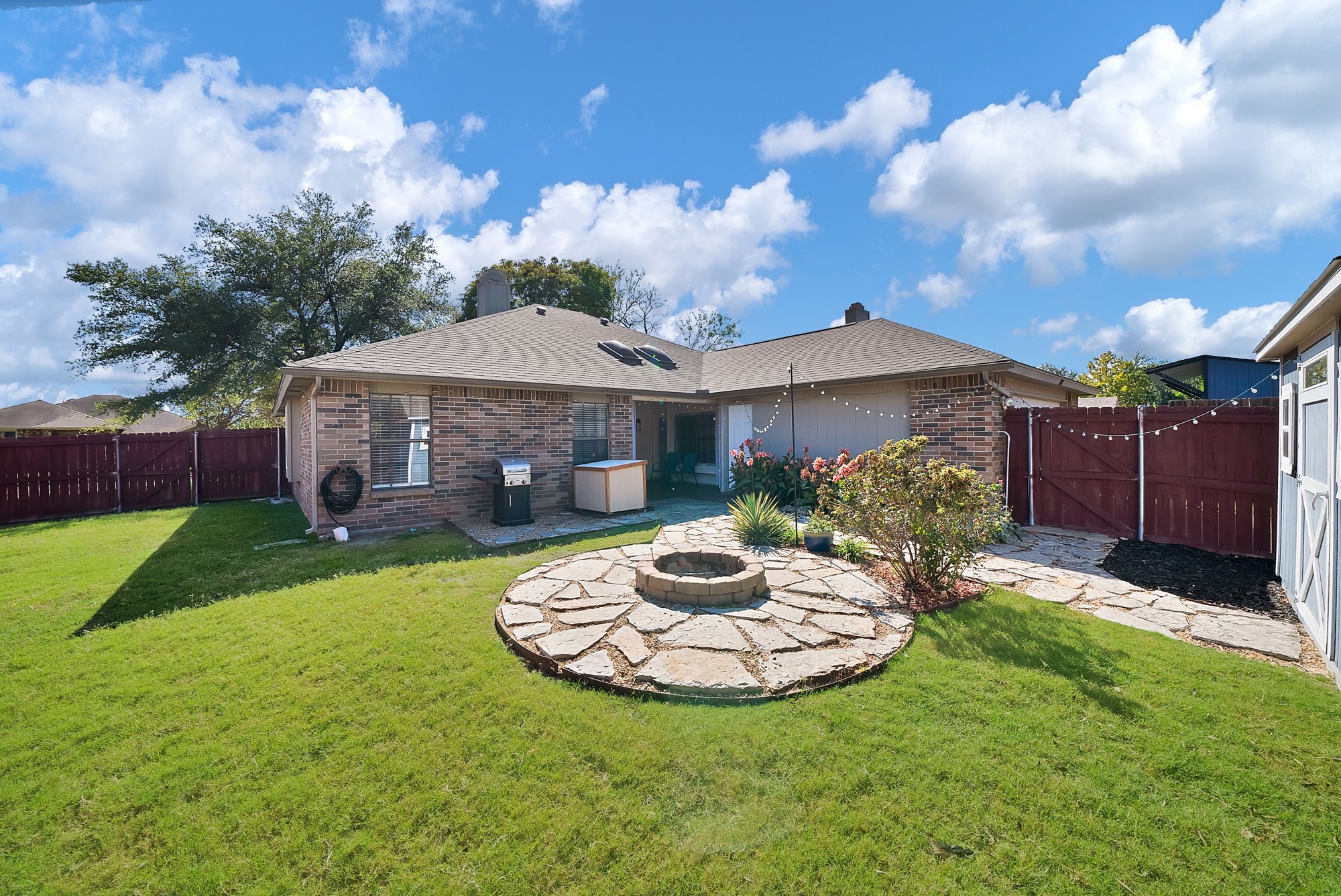 7113 Lo Chalmers Lane