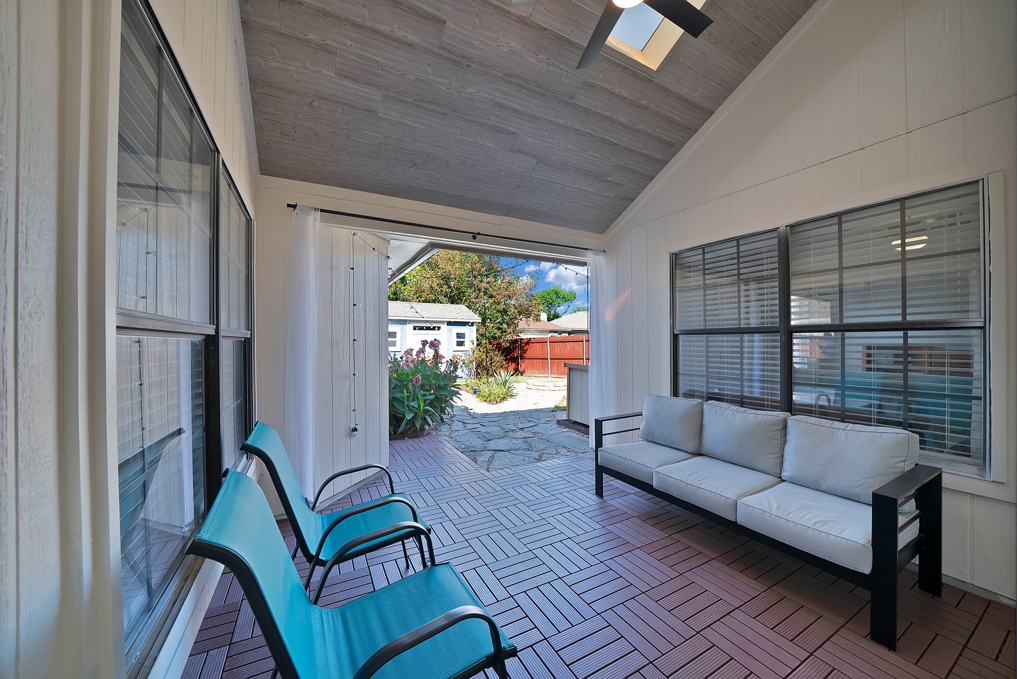 7113 Lo Chalmers Lane