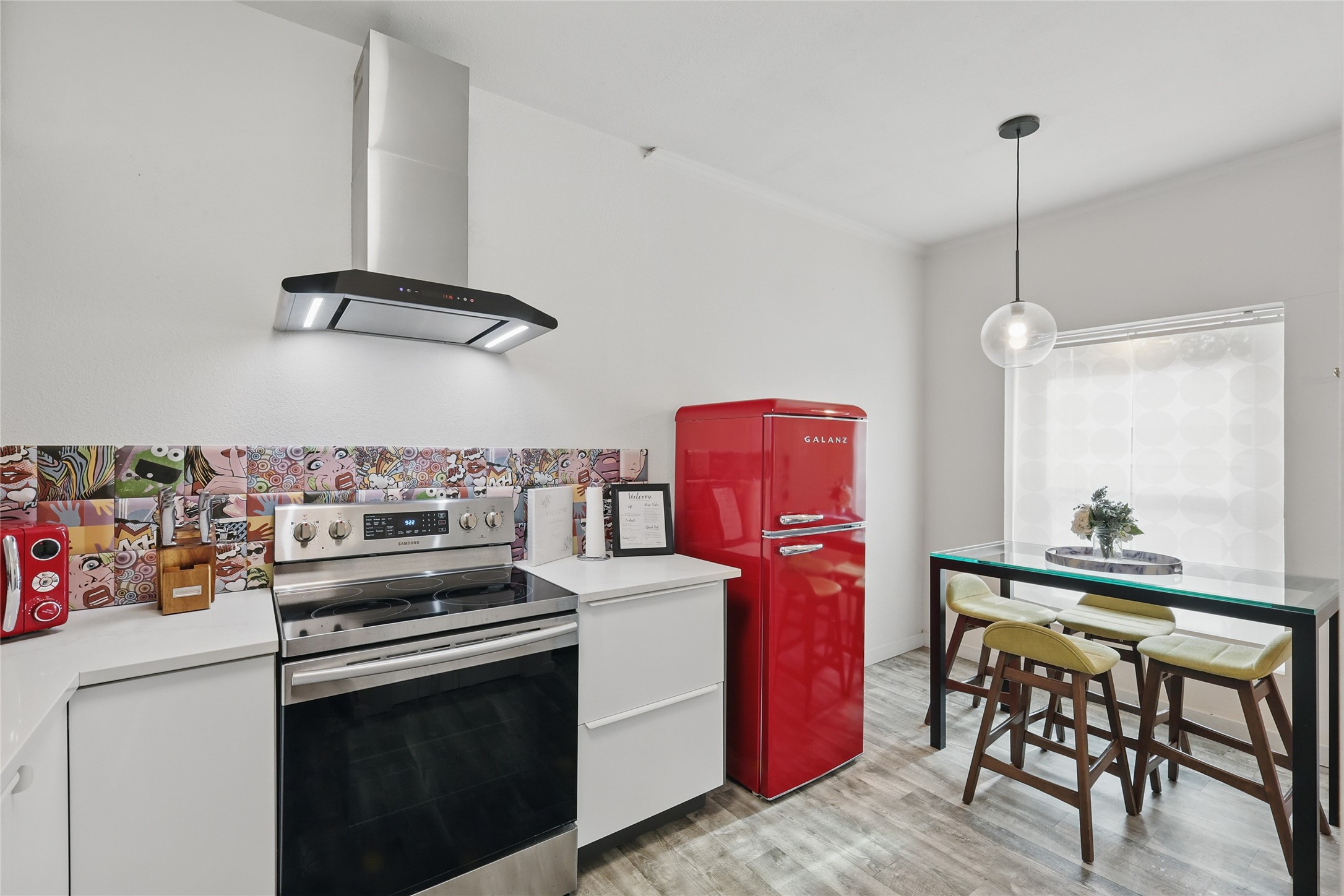 5963 Ross Avenue 202