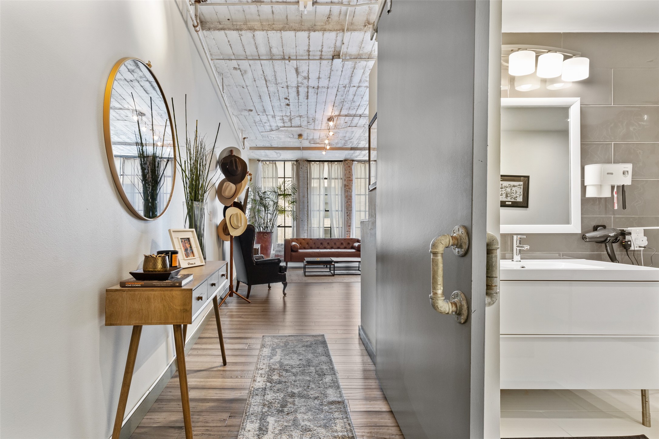 1122 Jackson Street 615