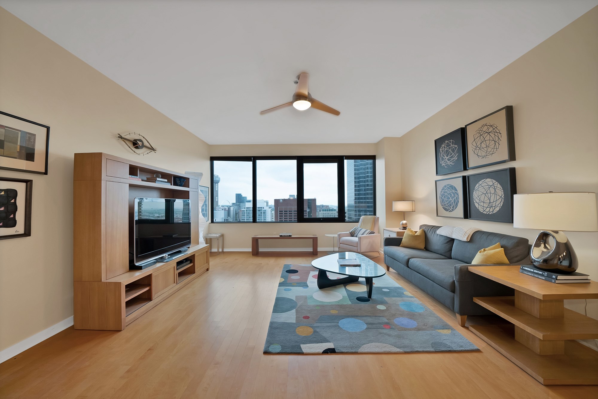 1200 Main Street 1204