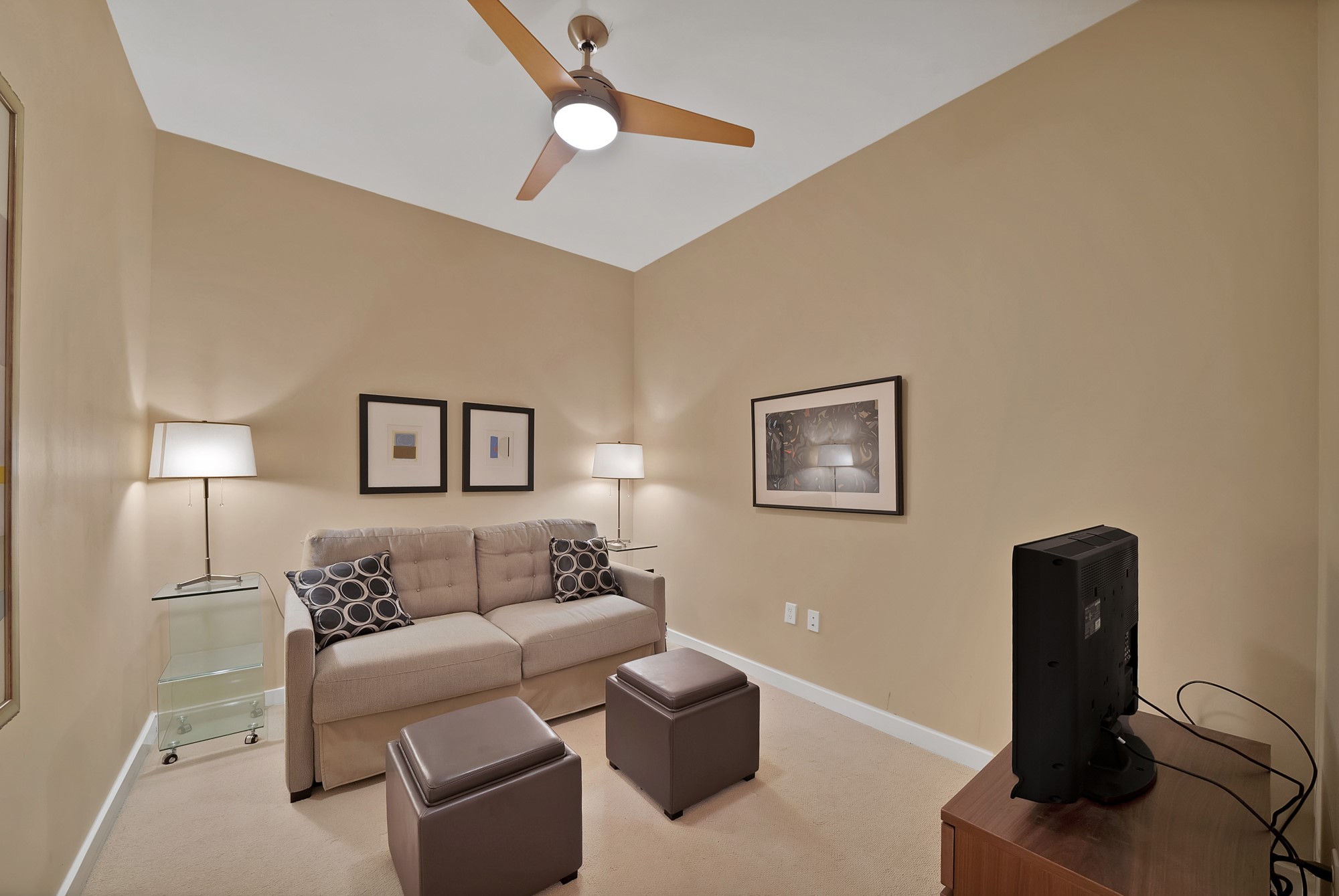 1200 Main Street 1204