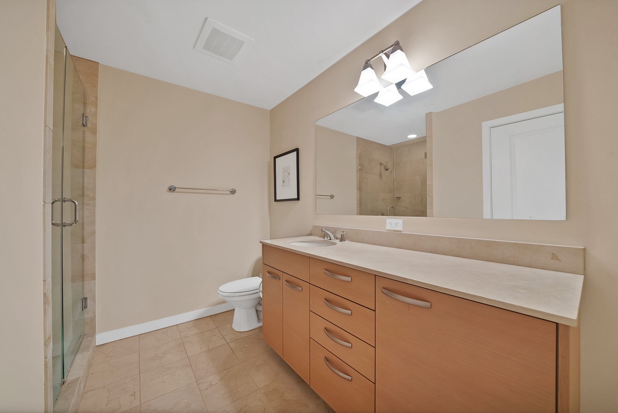 1200 Main Street 1204