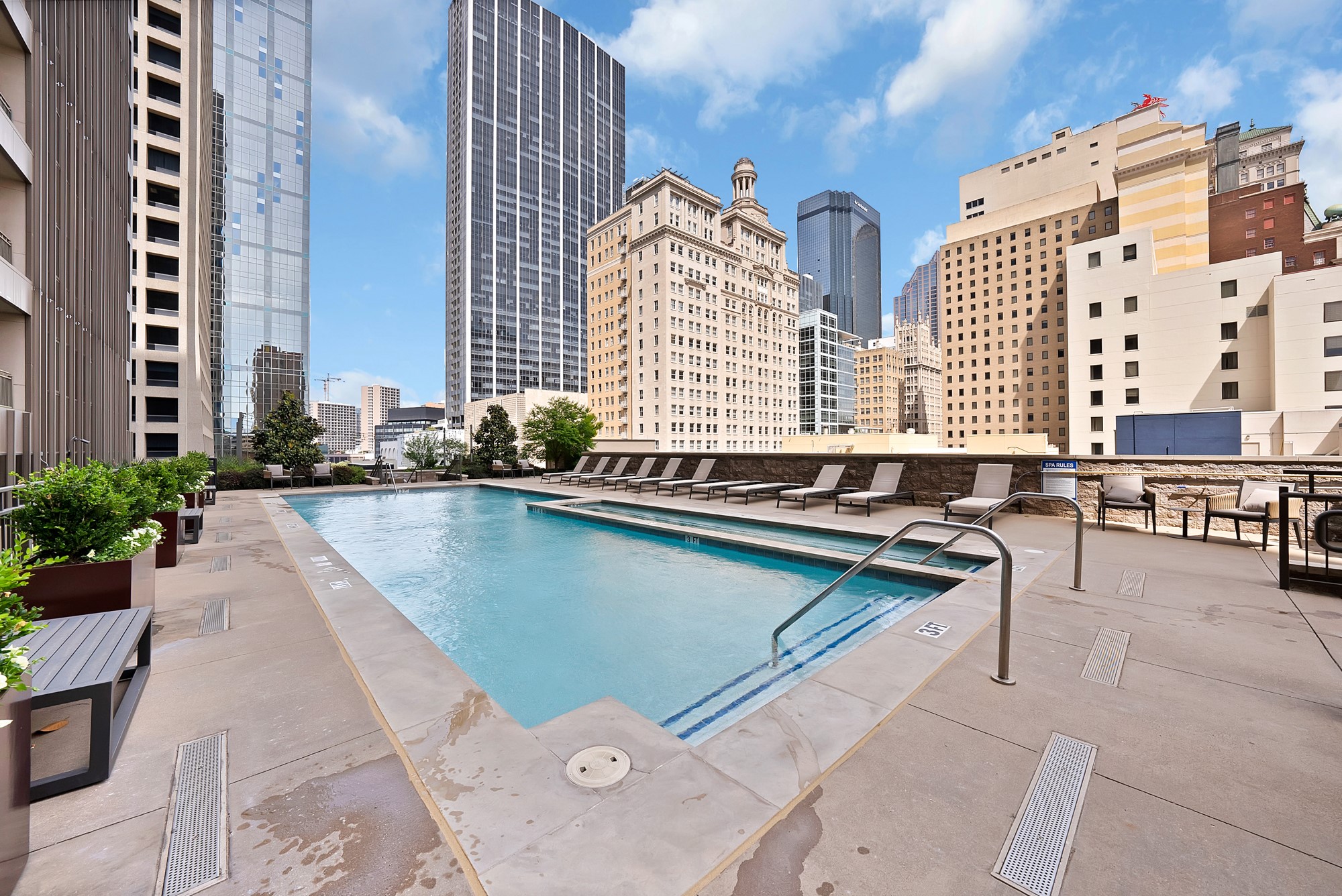 1200 Main Street 1204