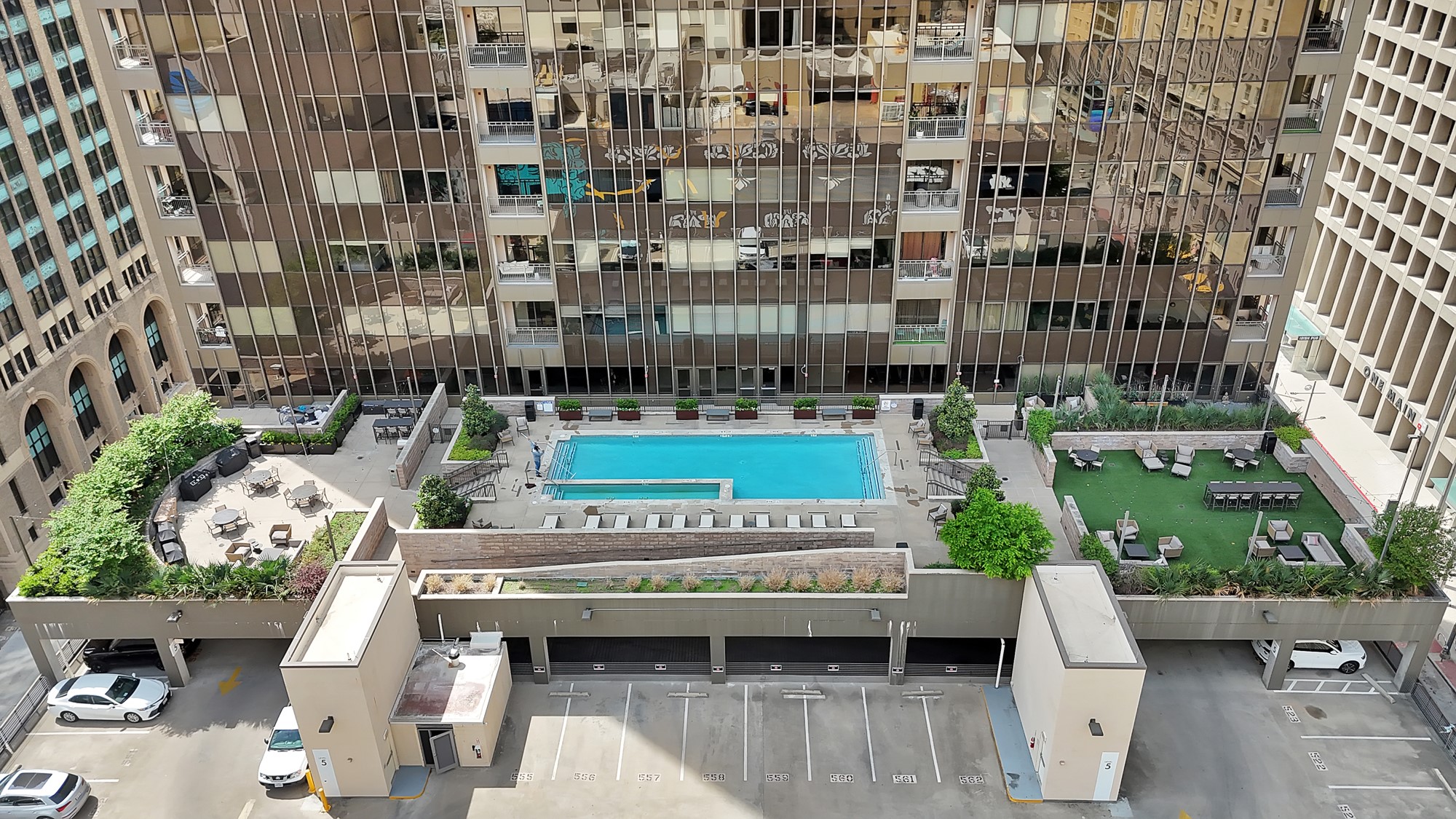 1200 Main Street 1204