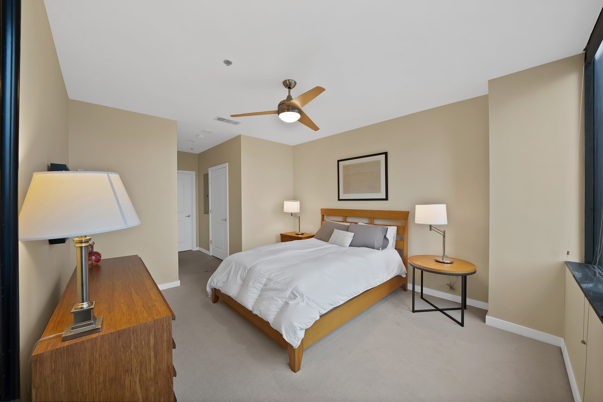 1200 Main Street 1204