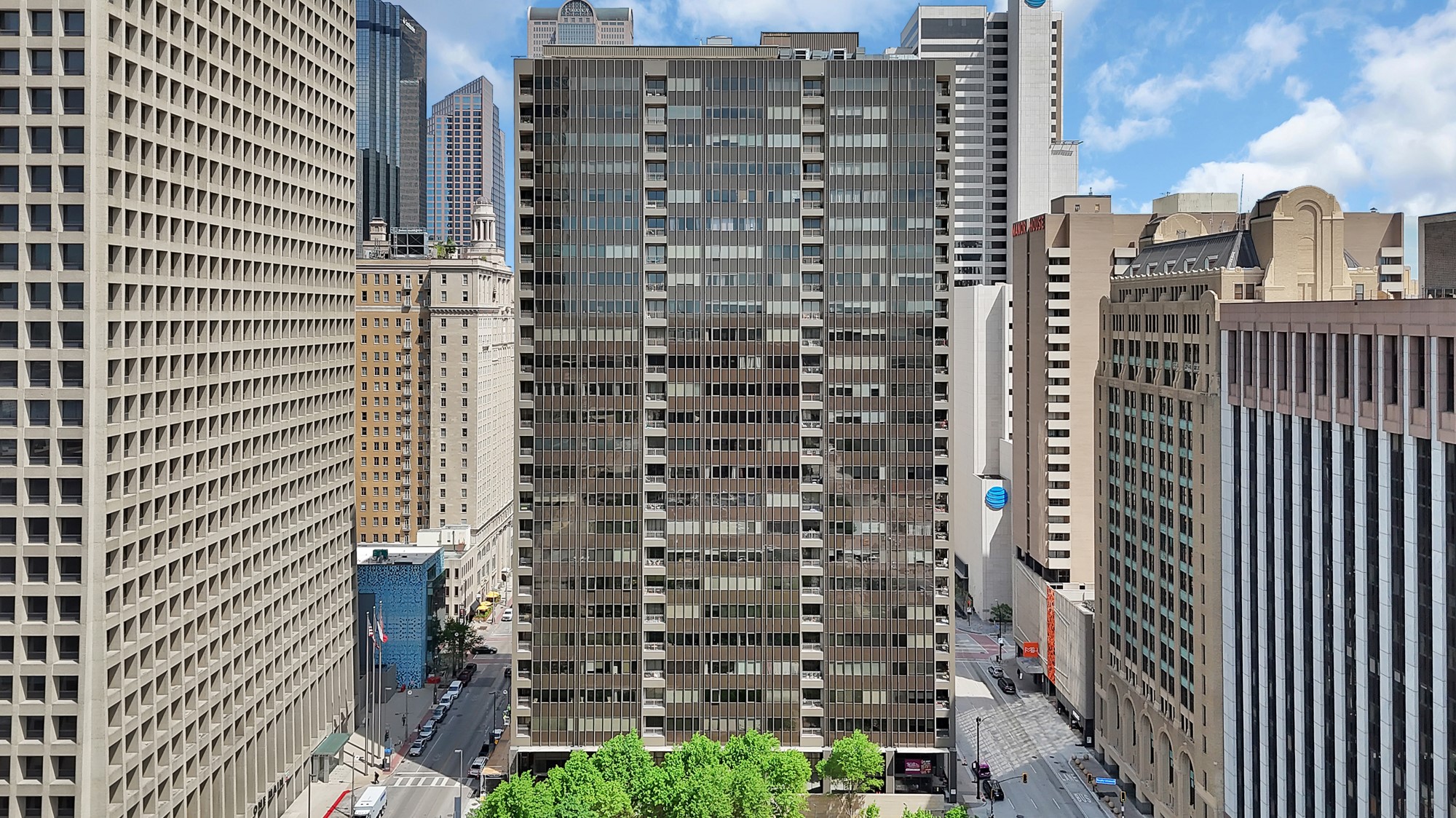 1200 Main Street 1204