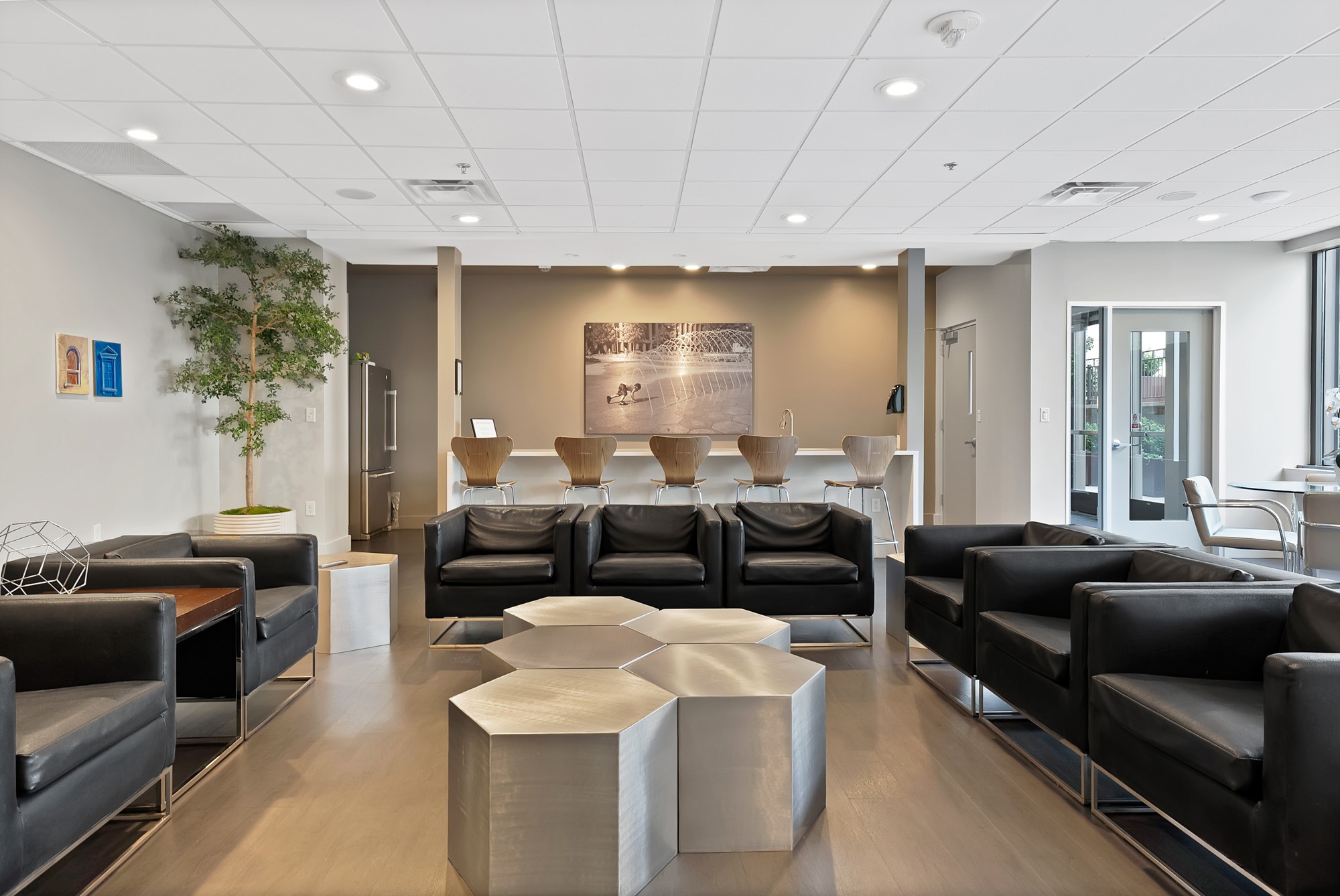 1200 Main Street 1204