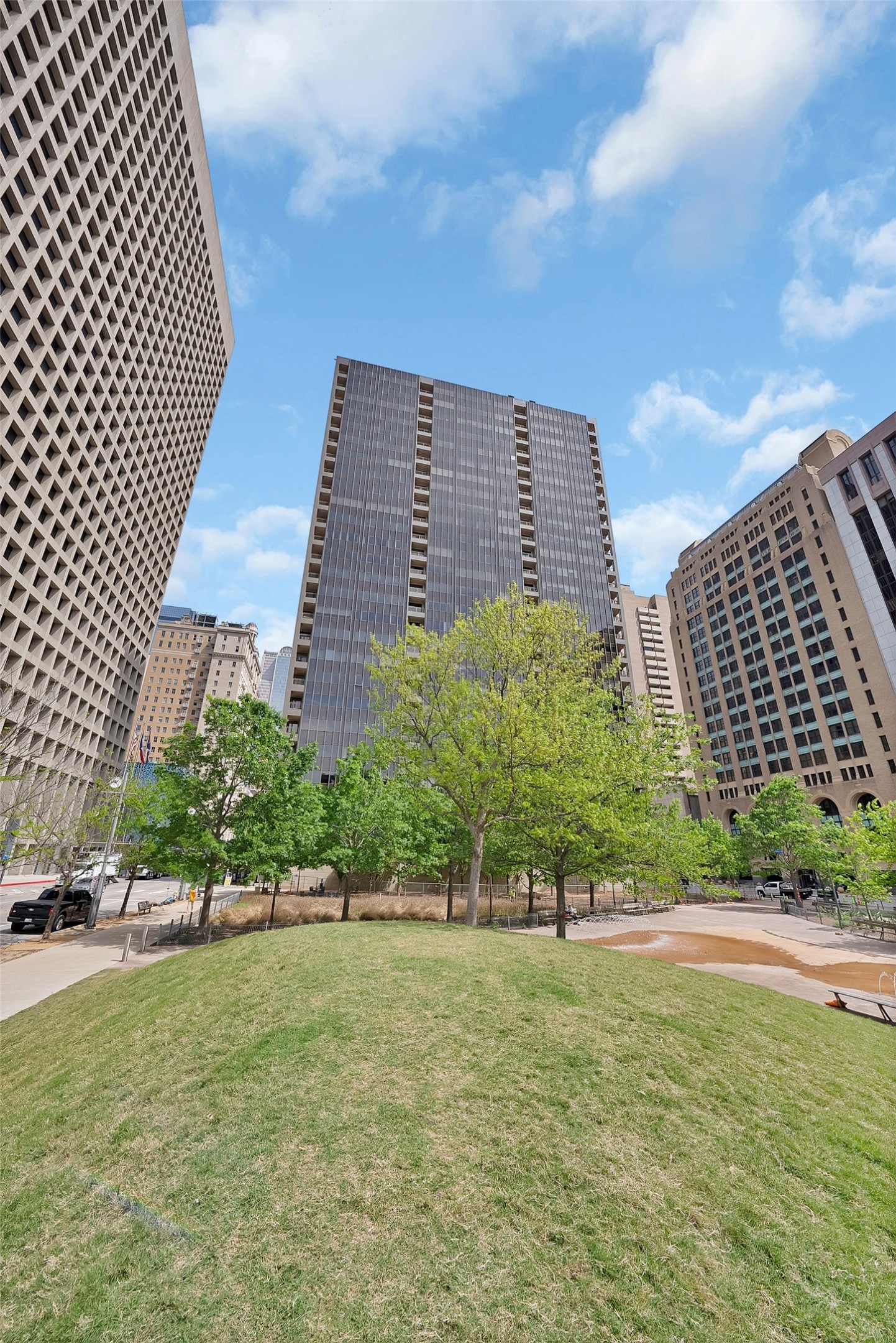 1200 Main Street 1204