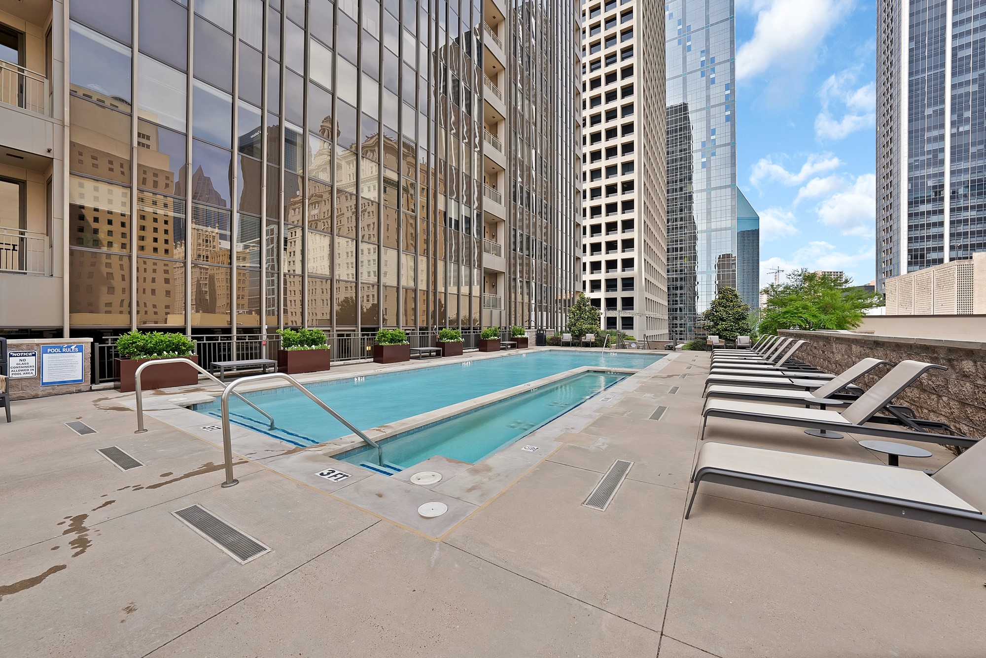 1200 Main Street 1204