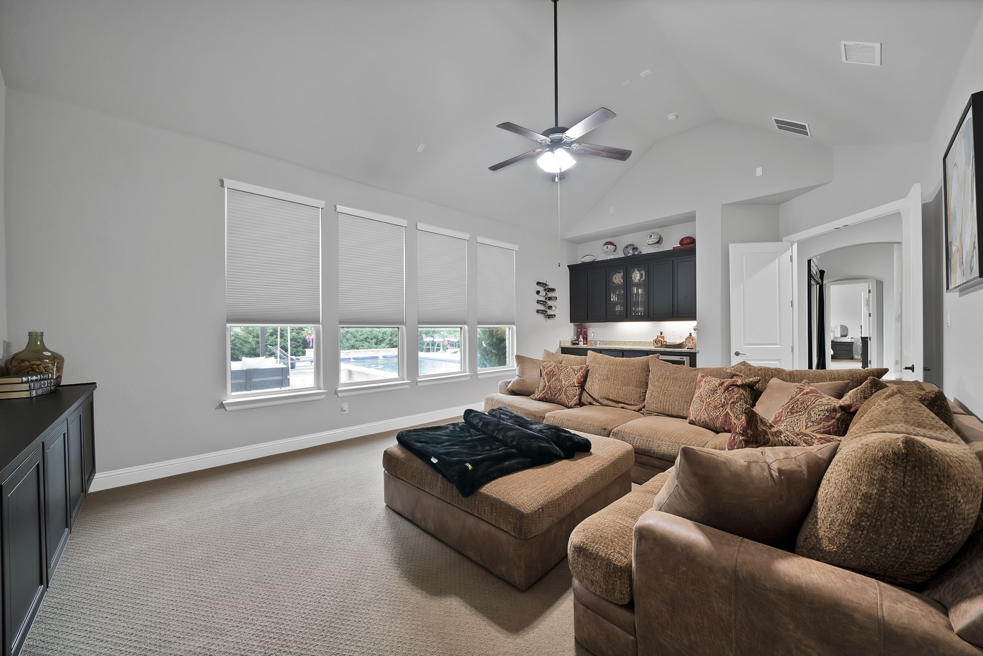 669 Meadow Creek Drive
